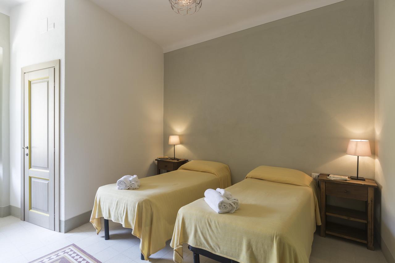 Casa Cares Hotel Reggello Bagian luar foto
