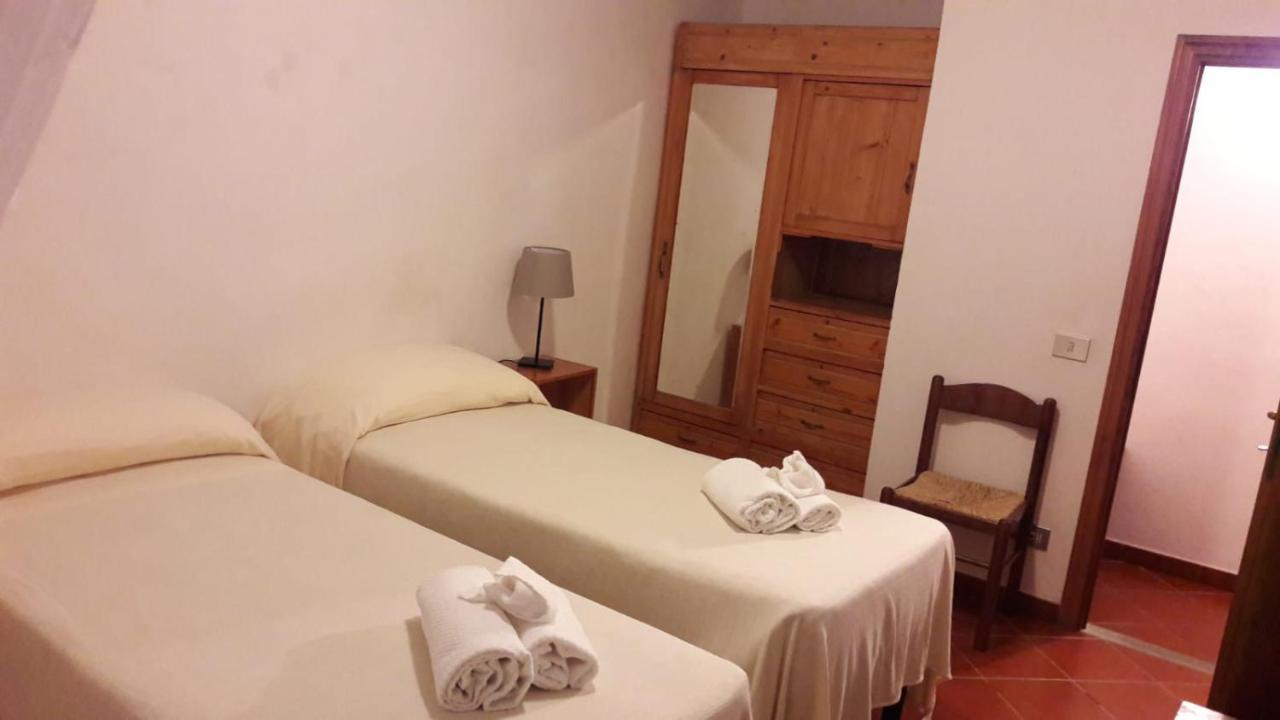 Casa Cares Hotel Reggello Bagian luar foto